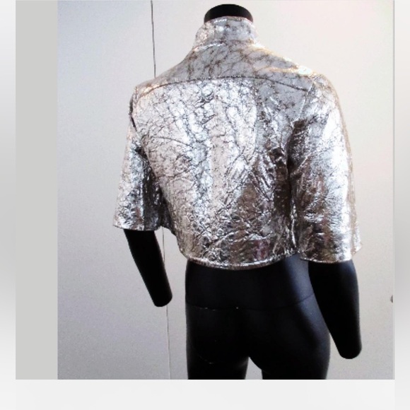 New with tags out of this world silver leather cropped jacket by Gary Graham. - Picture 2 of 4